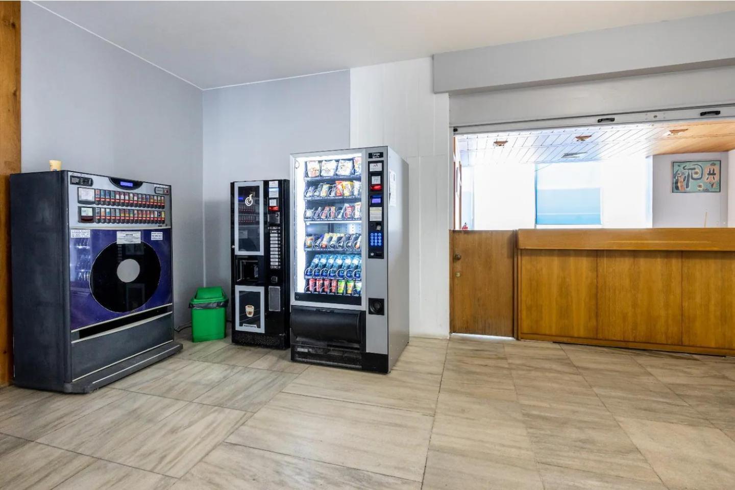 Luxury 2 Min Beach With Balcony, Ocean View, Wifi, Ac, Smarttv Portimao Exterior photo