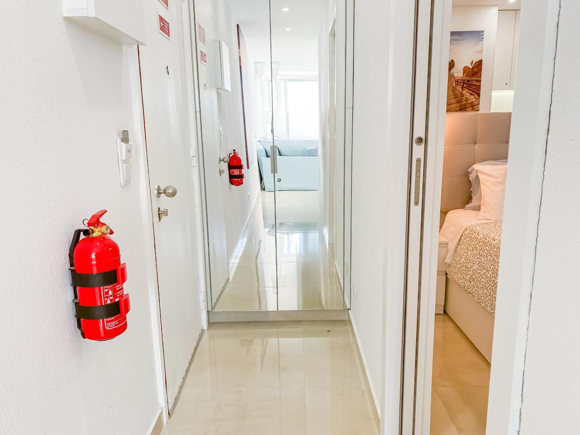 Luxury 2 Min Beach With Balcony, Ocean View, Wifi, Ac, Smarttv Portimao Exterior photo