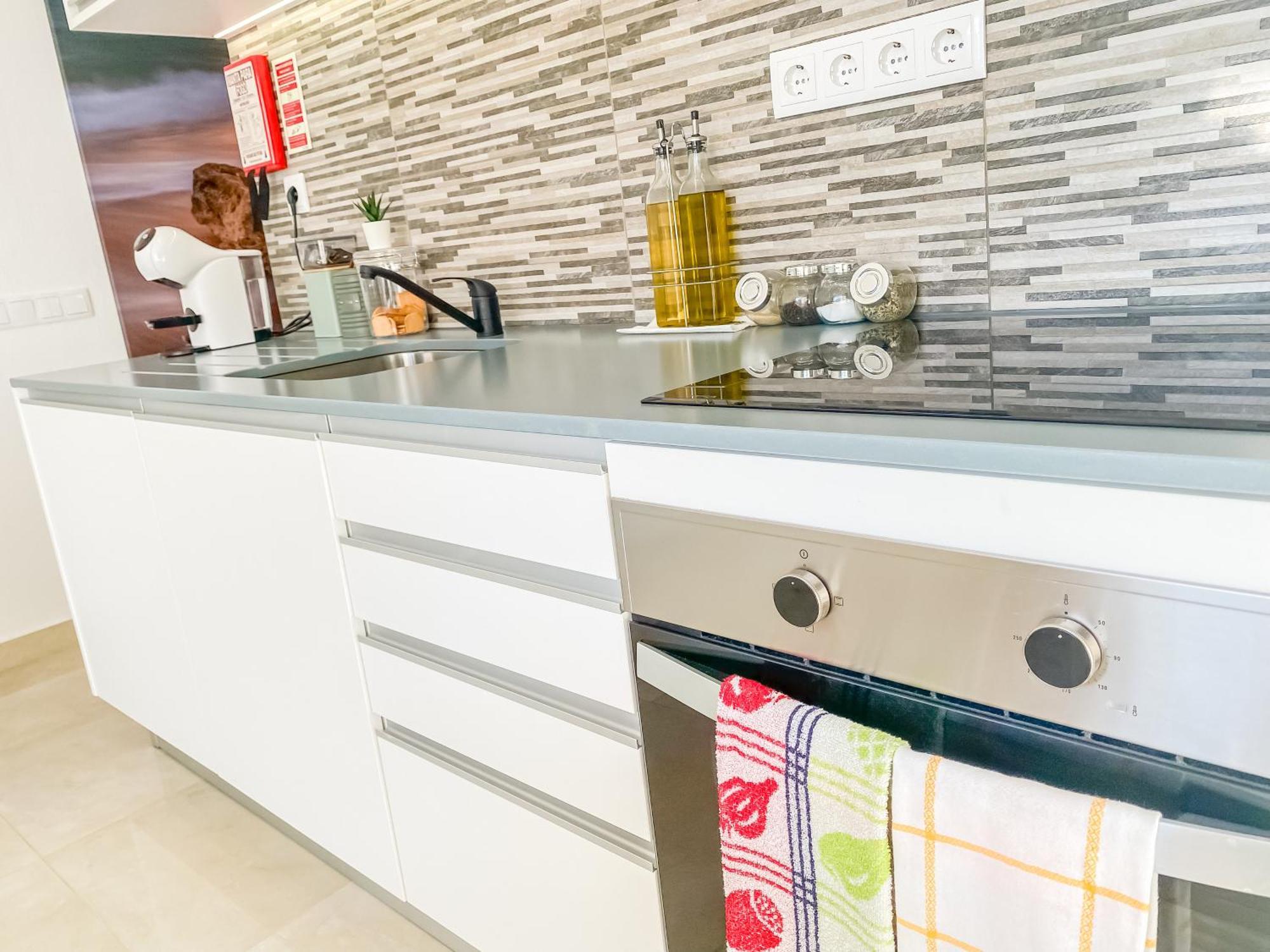 Luxury 2 Min Beach With Balcony, Ocean View, Wifi, Ac, Smarttv Portimao Exterior photo